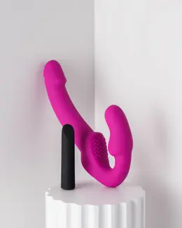 Blush Temptasia Estella Vibrating Strapless System Pink Silicone 20cm