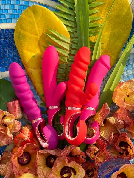 Gvibe Gjay Mini Wildberry - Compact Intimate Device, 6 Modes, Bioskin