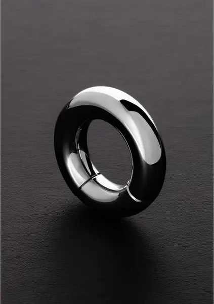Mister B Magnetic Round Steel Ring 0.6 / 1.5 cm - Polished Finish