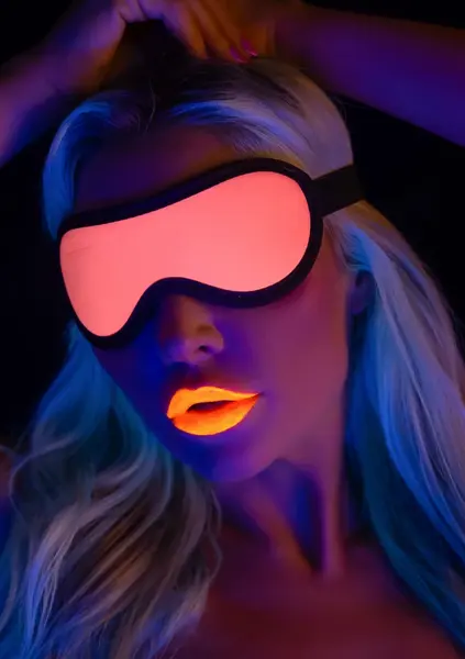 Glow in the Dark светеща превръзка за очи от еко кожа, регулируема
