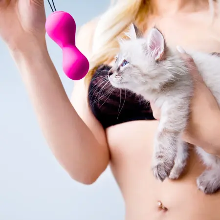 Gvibe Gballs 2 Petal Rose - Smart Kegel Trainer Bluetooth App Pink