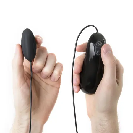B Swish Bnaughty Deluxe Black - 6-Function Waterproof Massager