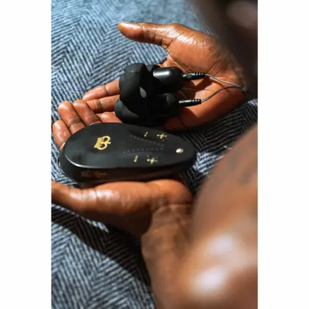 Hot Octopuss JETT TURBO Black - Adjustable Vibrating Silicone Ring
