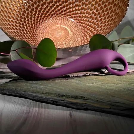 Evolved Lochness Rechargeable Silicone Curved Vibrator 19 cm Blue