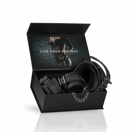 EasyToys Adjustable Faux Leather Bondage Collar with Detachable Handcuffs