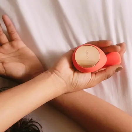 LELO IDA Wave Coral Dual-Motor App-Controlled Couples Massager 93mm