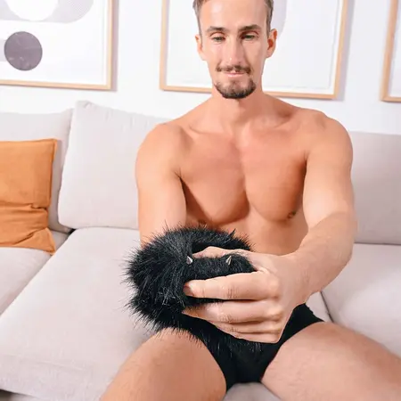Sportsheets Spiked Sensory Mitt - Black, Faux Fur, Universal Fit