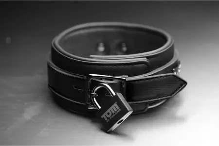 XR Brands Neoprene Adjustable Collar with Lock and Keys Black